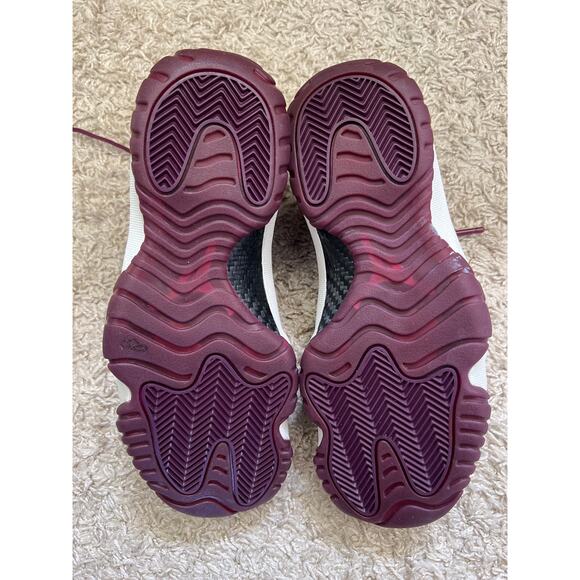 Nike Air Jordan Future Bordeaux Size 8.5 US Women’s - Picture 3 of 4